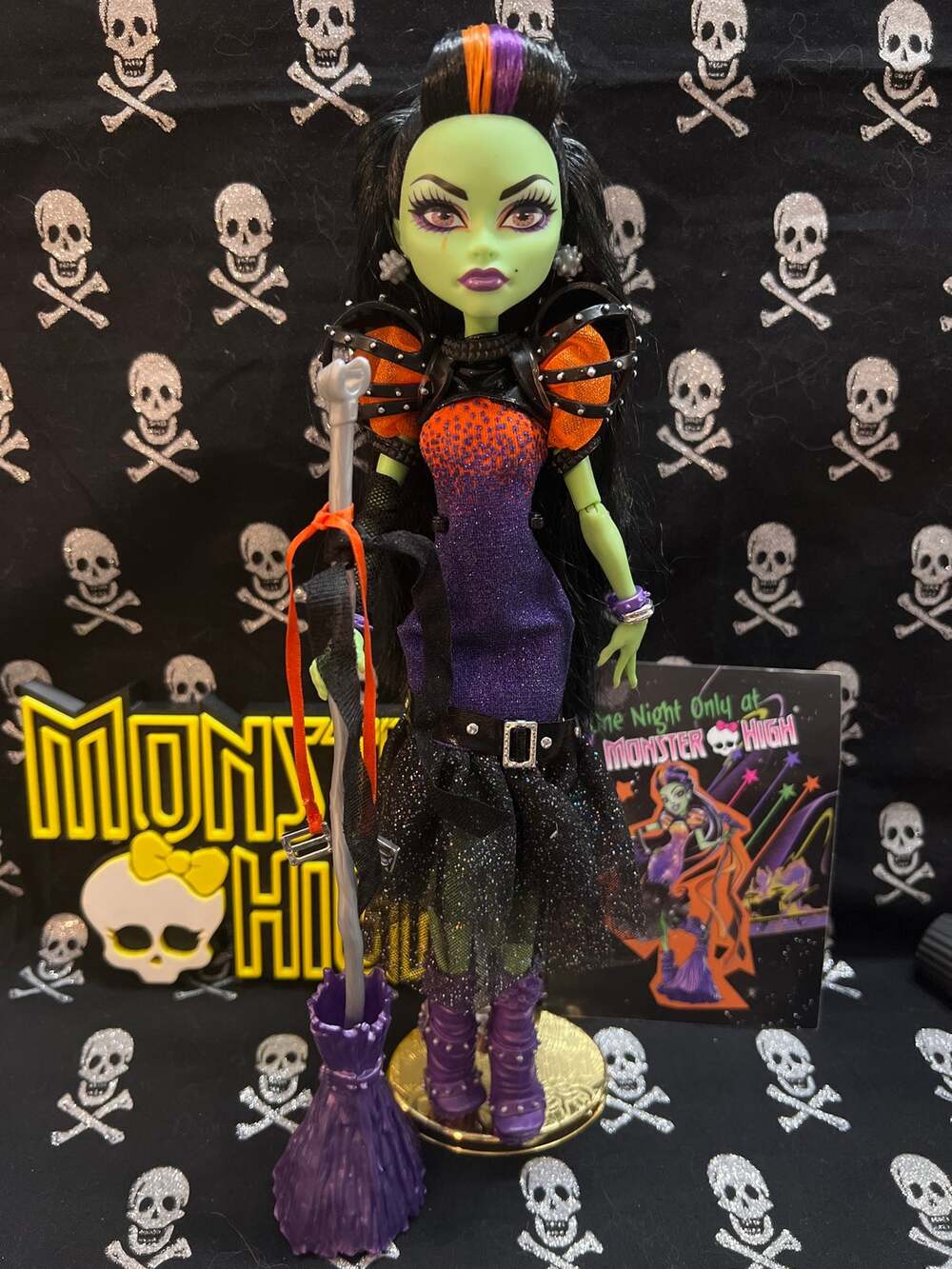 Monster High Casta Fierce with Mic Stand & Diary